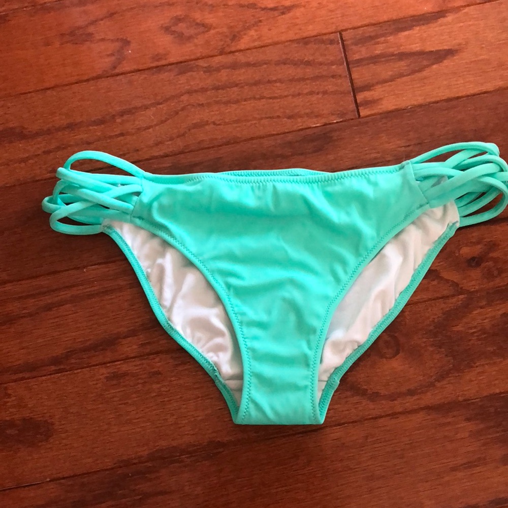 Pink bikini bottoms (mint green)